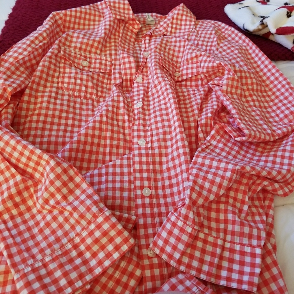 Long sleeved gingham shirt
